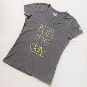 🐱Under Armour Semi Fitted Graphic Tee